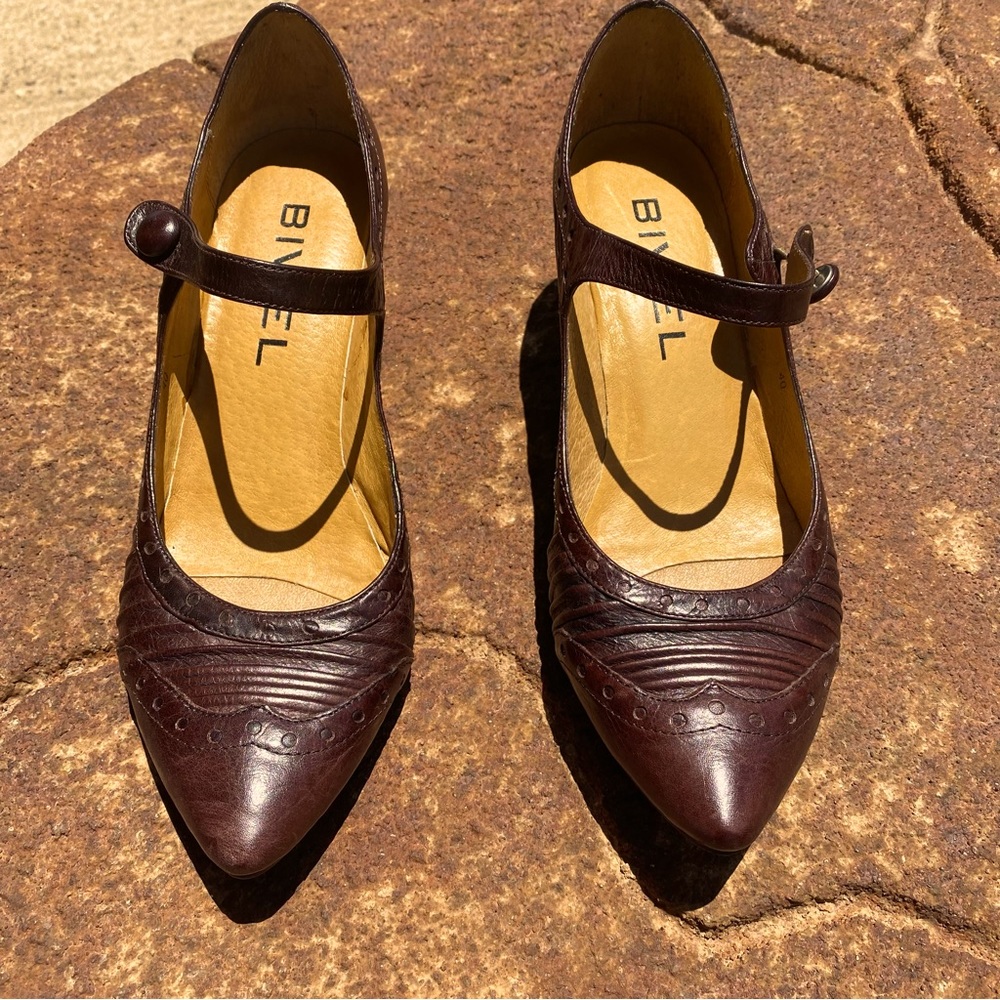 Biviel Wingtip MJ Wedge women’s sz 9.5, EUR 40